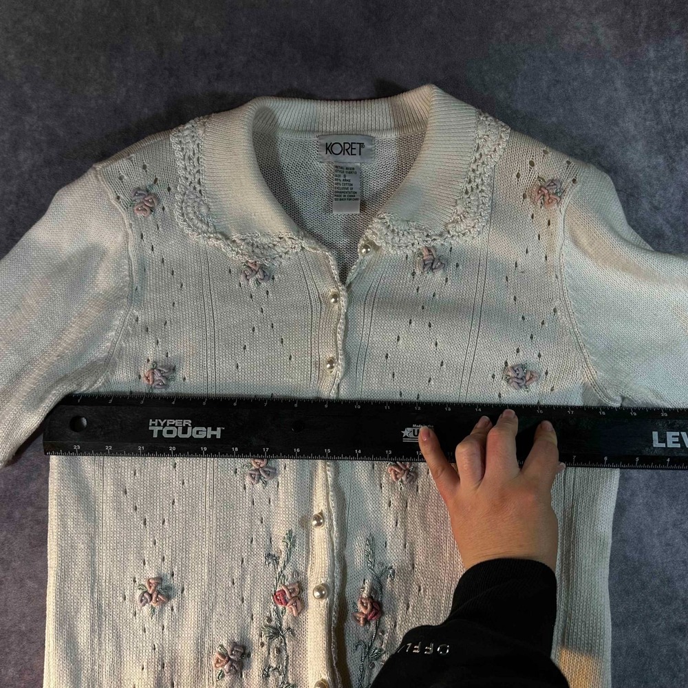 Vintage Koret Cardigan Sweater Womens S Cream Floral Embroidered Scalloped Knit‎ - Picture 6 of 14